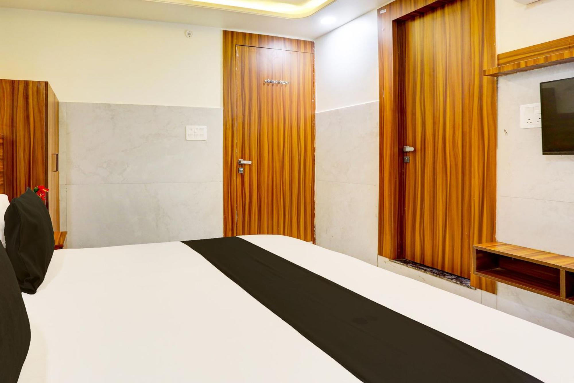 Hotel O Dev Paradise Gokul Buitenkant foto